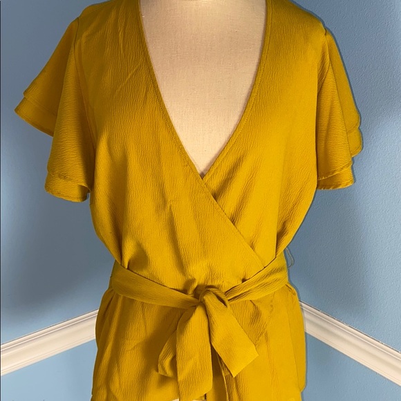 A NEW DAY Chartreuse Peplum Tie Top - Picture 2 of 5